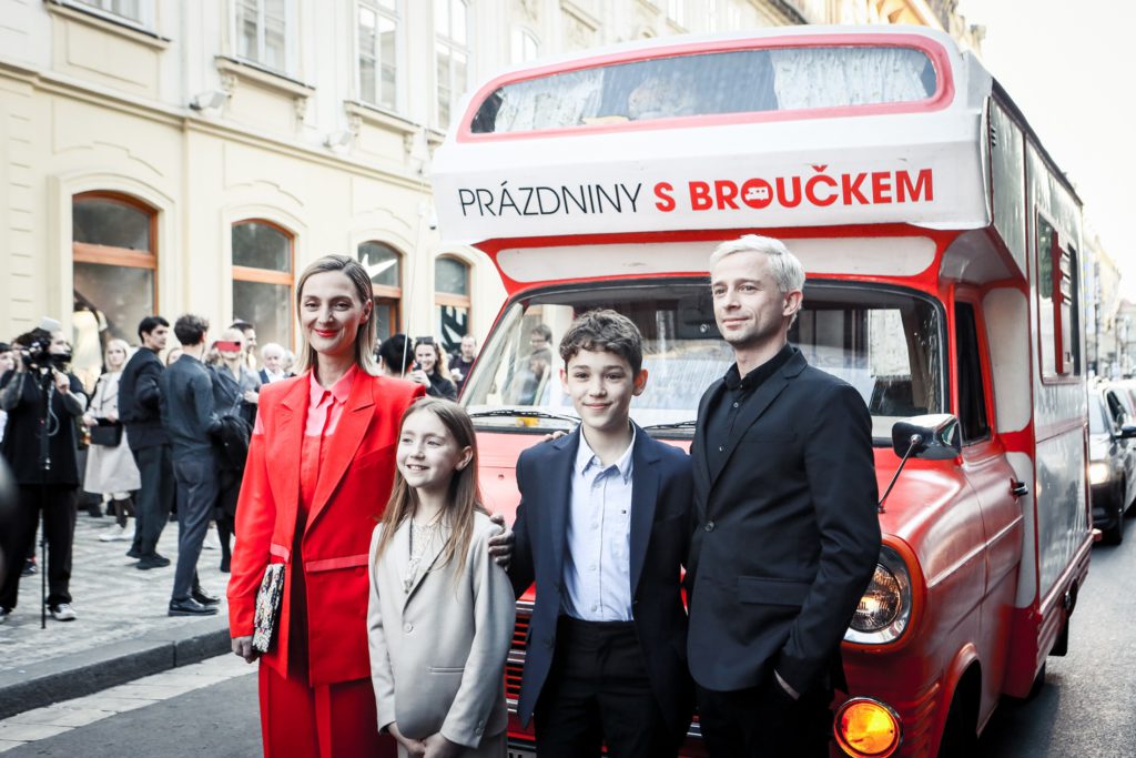 Na Příkopech ve Slovanském domě se konala  premiéra nové české komedie Prázdniny s Broučkem