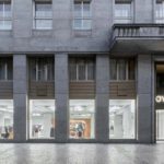 Výlohy a vstup do prodejny OYSHO v Trinity Paláci na Na Příkopě 33